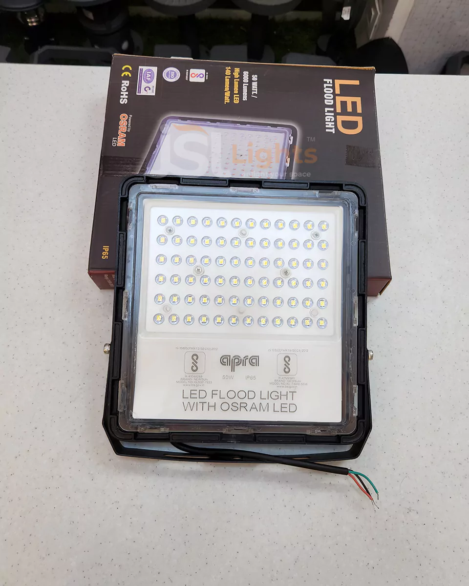 50W Apra Outdoor LED Flood Light Sonet Aluminium Body Waterproof Halogen Light for Factory Warehouse IP65