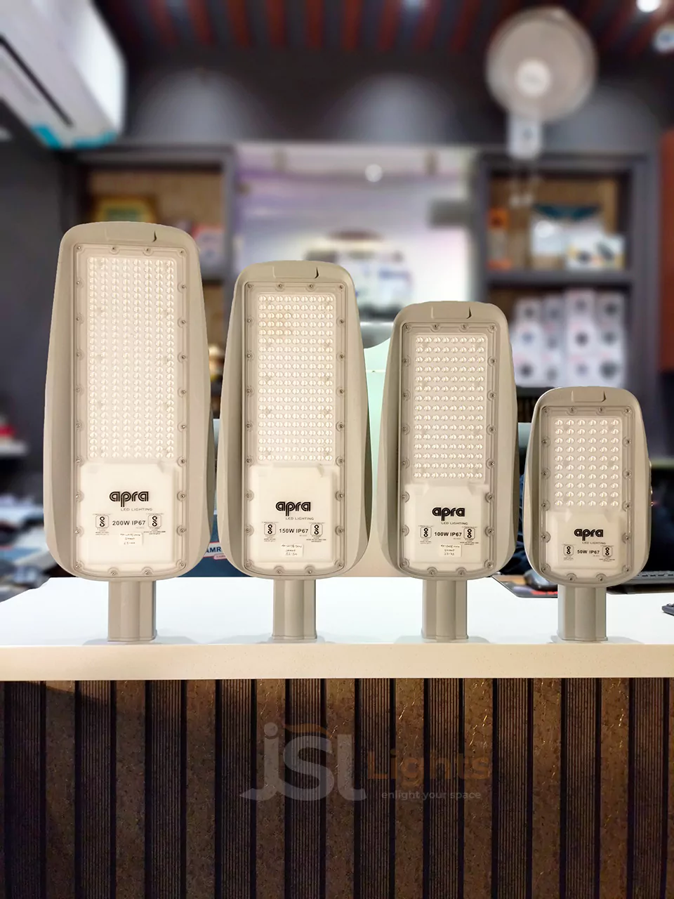 2015 Street Light Series available in 50W, 100W, 150W, 200W with Grey Body and White LED Color. Outdoor Waterproof IP67 Street Pole Light.