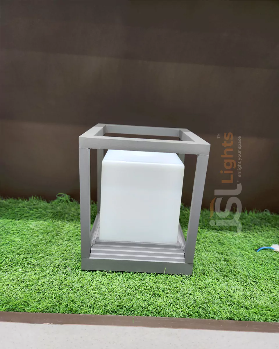 Square Outdoor LED Gate Light 3001 Small 7IN Pillar Post Light with B22 Holder Aluminium Body and PC Diffuser IP65