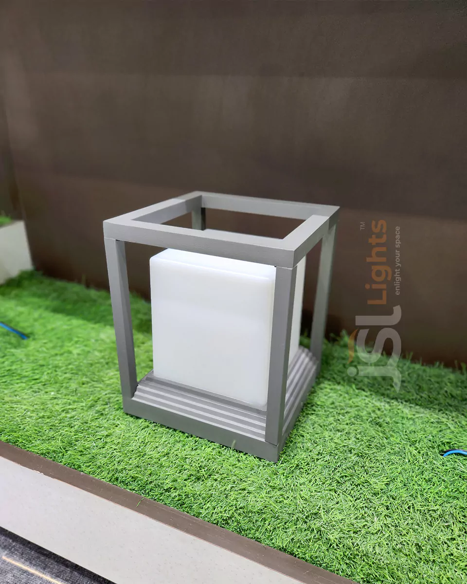 Square Outdoor LED Gate Light 3001 Medium 8IN Pillar Post Light with E27 Holder Aluminium Body and PC Diffuser IP65