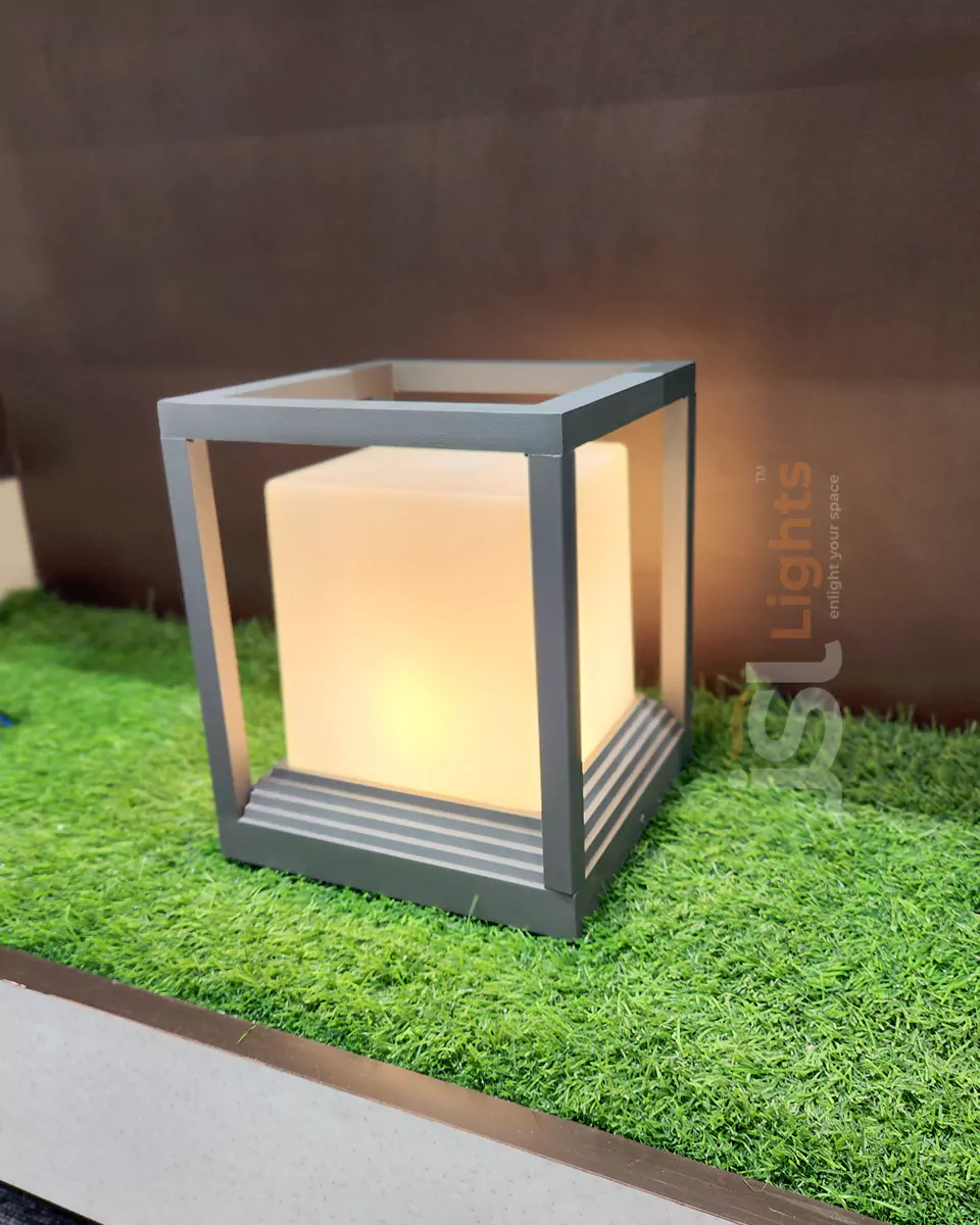 Square Outdoor LED Gate Light 3001 Medium 8IN Pillar Post Light with E27 Holder Aluminium Body and PC Diffuser IP65